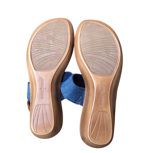 NEW Minnetonka Leather & Denim Wedge Slip-On Toe Ring Sandals 7 Concho Coins - Picture 7 of 8